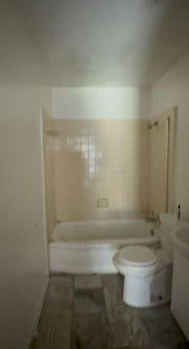 Building Photo - 2864 Woodside Dr