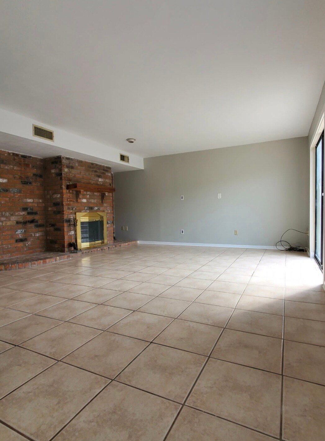 Building Photo - 7455 Calder Ave