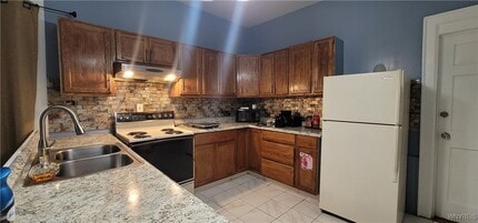 Building Photo - 79 Walden Ave