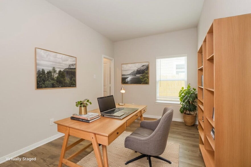 Building Photo - 15667 Plum Brk Dr