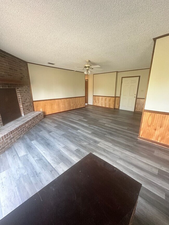 Building Photo - 3 Bedroom/2 Bath home in Valdosta