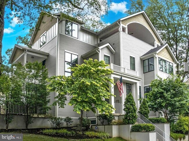 Building Photo - 4964 Eskridge Terrace NW