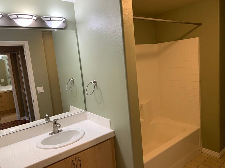 Building Photo - 8355 Station Village Ln