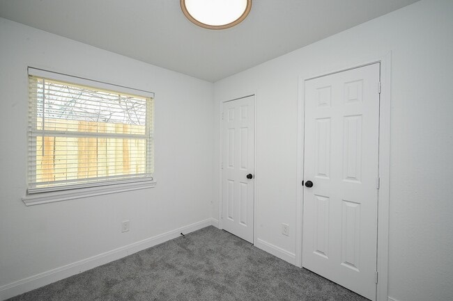 Building Photo - 4710 Hershe St