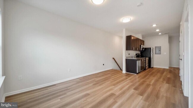 Building Photo - 4907 Hamilton Ave