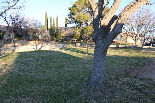 Building Photo - 288 Maricopa Dr