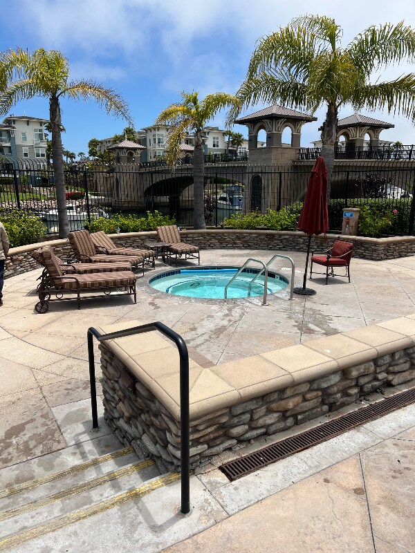 Building Photo - 1901 S Victoria Ave