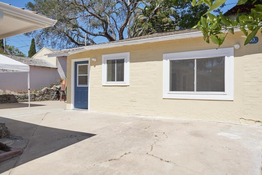 Back Unit - 60 Broad St