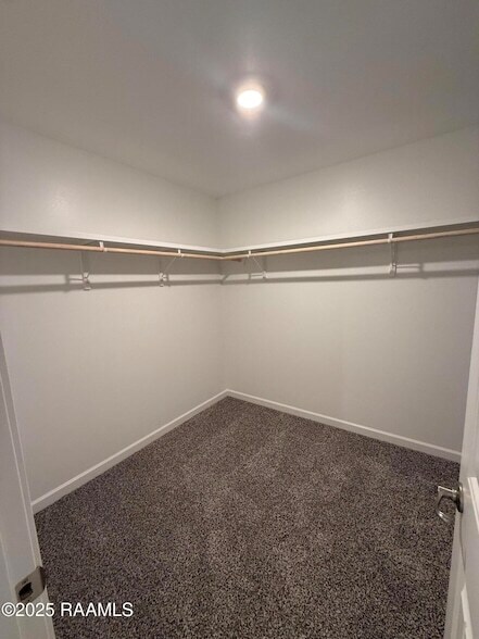 Building Photo - 112 Broussard Hl Dr