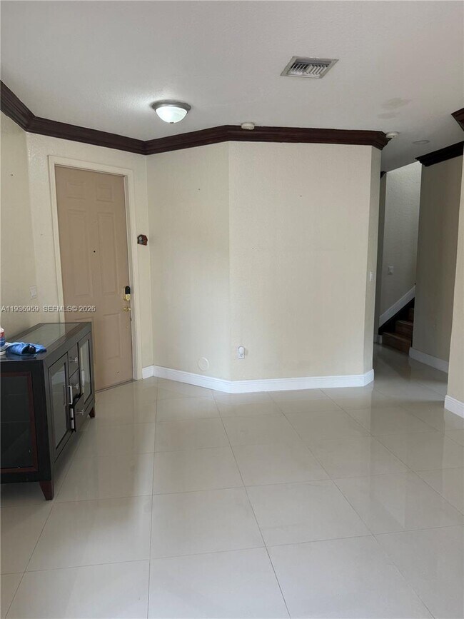 Building Photo - 3951 NE 13th Dr