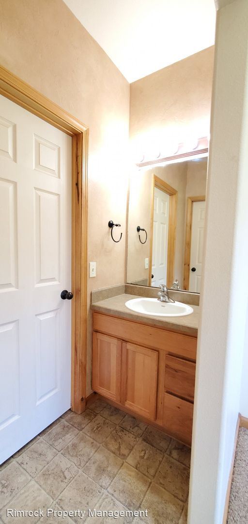 Building Photo - 3 br, 2 bath House - 5820 Kit Ln. S.