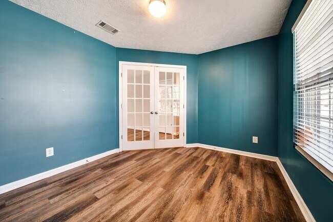 Building Photo - 1005 Gannett Rd