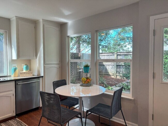 Building Photo - Charming 3-Bedroom, 2.5-Bathroom Home Avai...