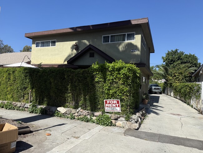Building Photo - 2319 S Rimpau Blvd