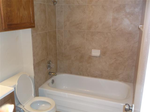 Building Photo - 9809 Walnut St