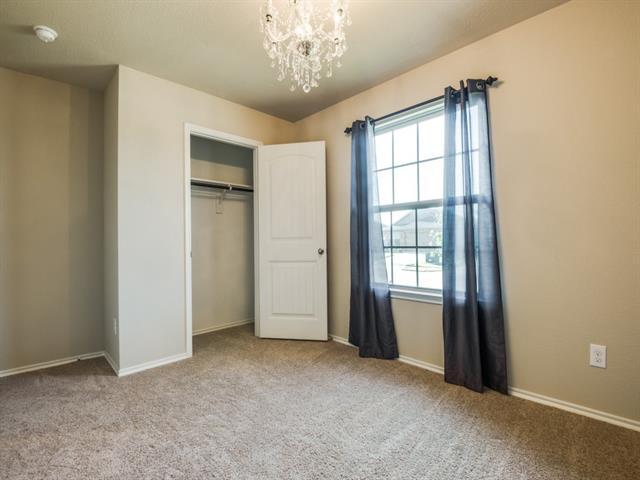 Building Photo - 1122 Roman Dr
