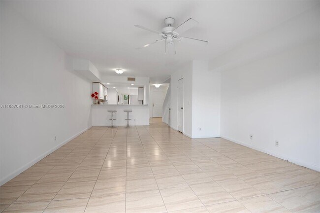 Building Photo - 4270 SW 70th Terrace