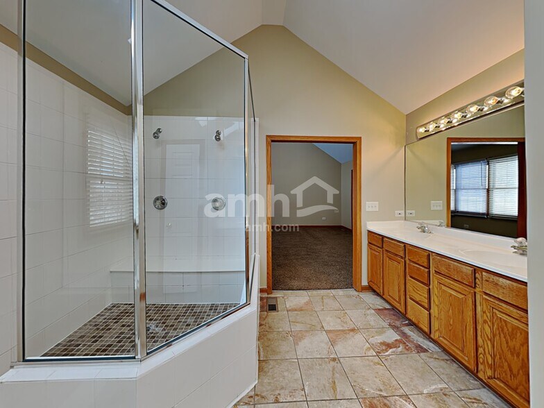 Building Photo - 25021 Vermette Rd