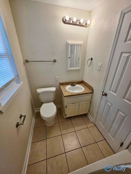 Building Photo - 17439 Morgan Dr