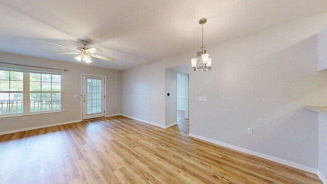 Building Photo - 2718 S Knightsbridge Cir