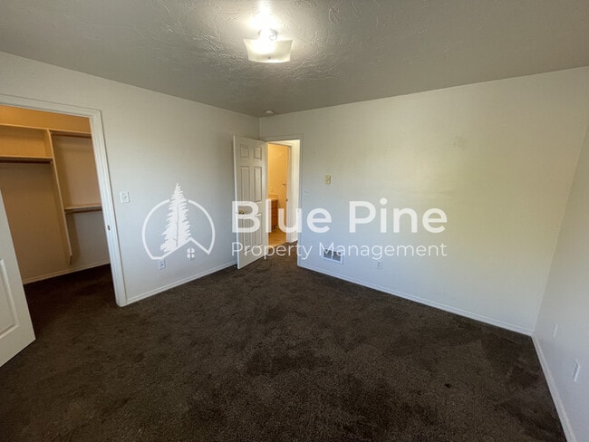 Building Photo - 345 S Byron Ave