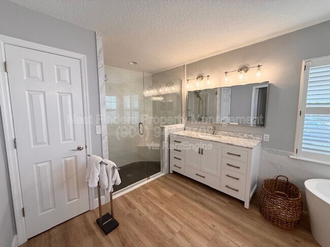 Building Photo - 12784 Cattail Pond Cir S