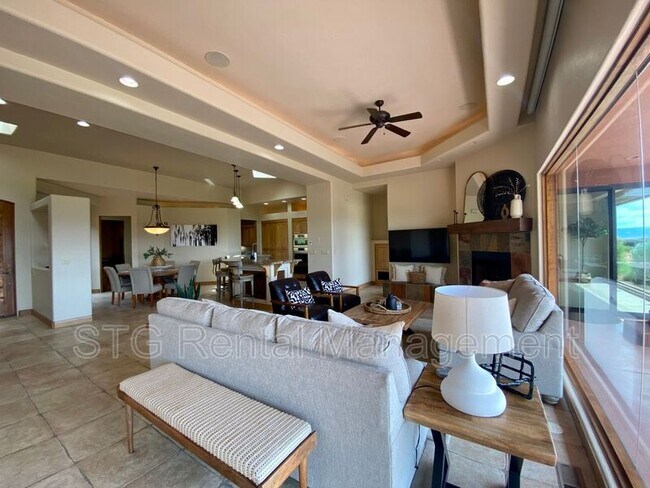 Building Photo - 2336 2336 W Entrada Trail