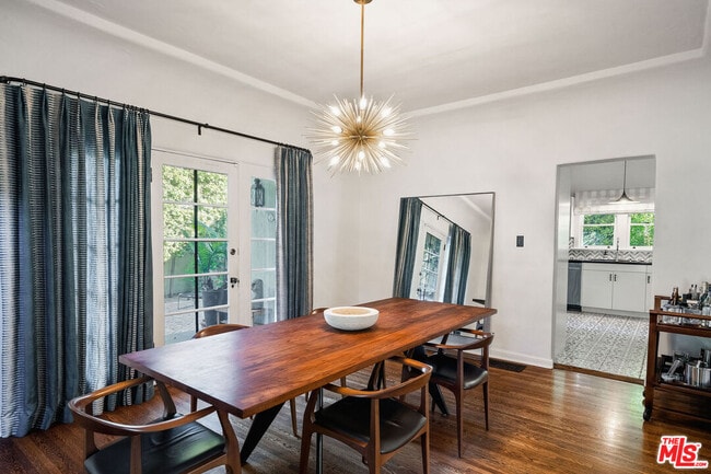 Building Photo - 1632 N Orange Grove Ave