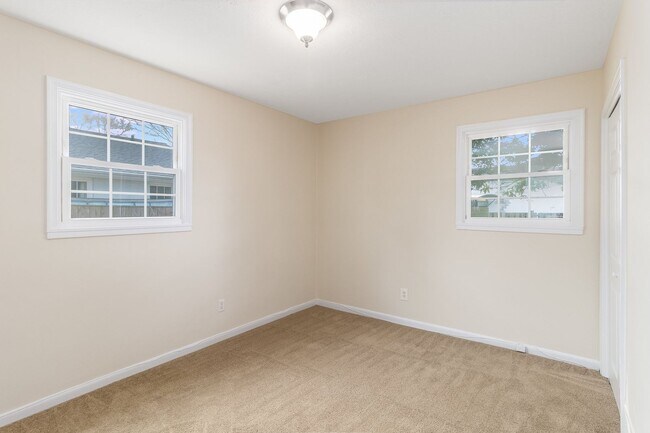 Building Photo - CITY OF FREDERICKSBURG 3 BEDROOM HOME FOR RENT