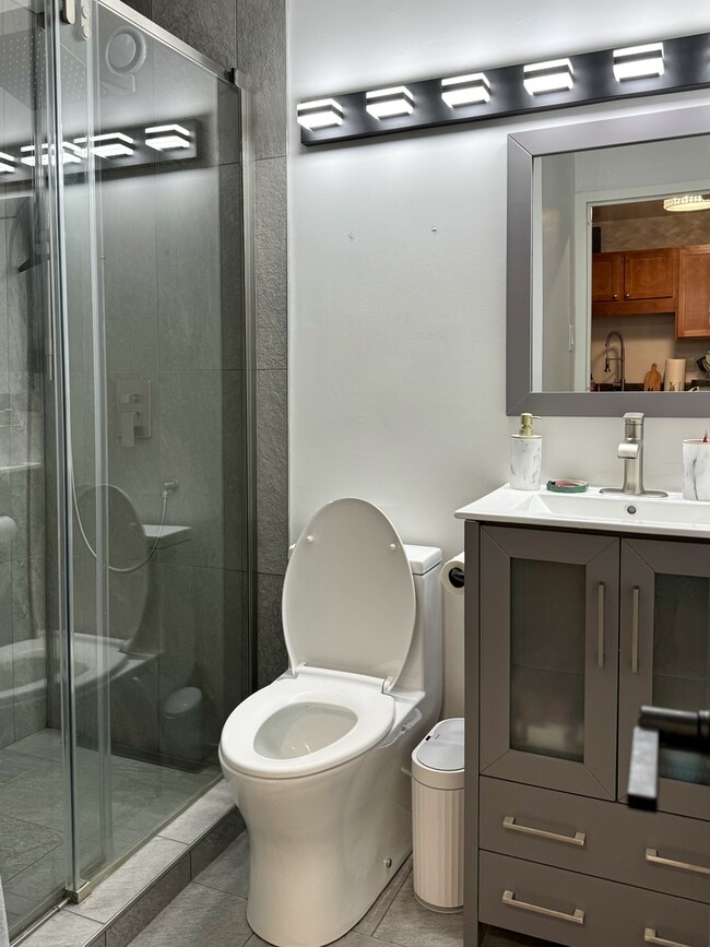 Building Photo - 211 E Ohio St