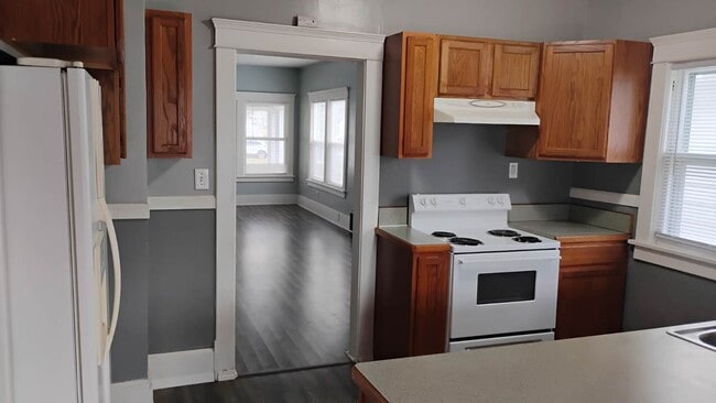 Building Photo - 502 Orange St