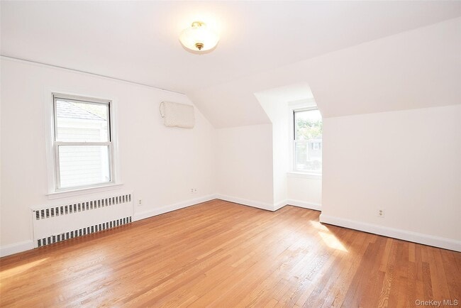 Building Photo - 61 Kenwood Rd
