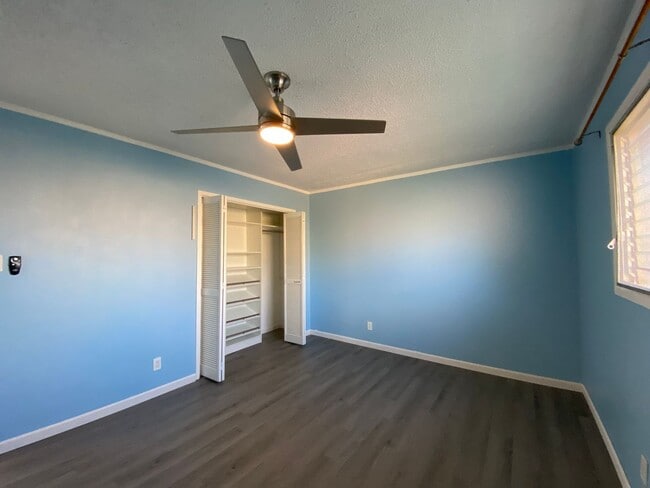 Building Photo - 98-1387-1387 Nola St