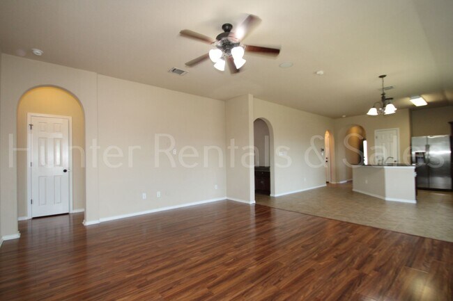 Building Photo - New in Management ! Spacious & Stylish Liv...
