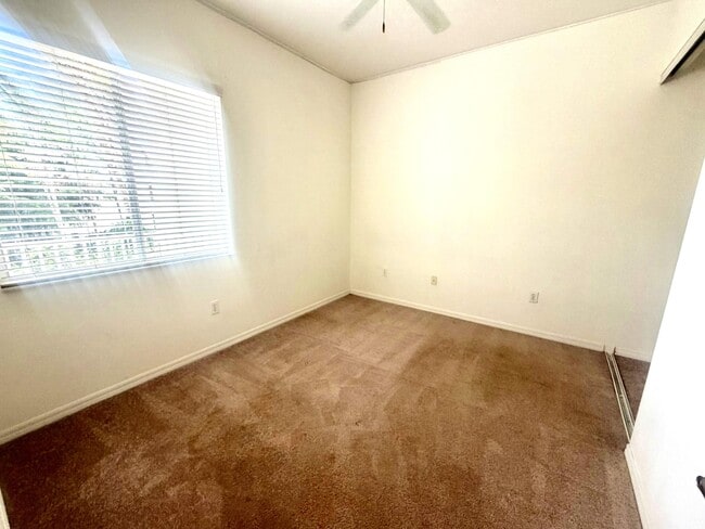 Building Photo - 3600 Oaks Clubhouse Dr