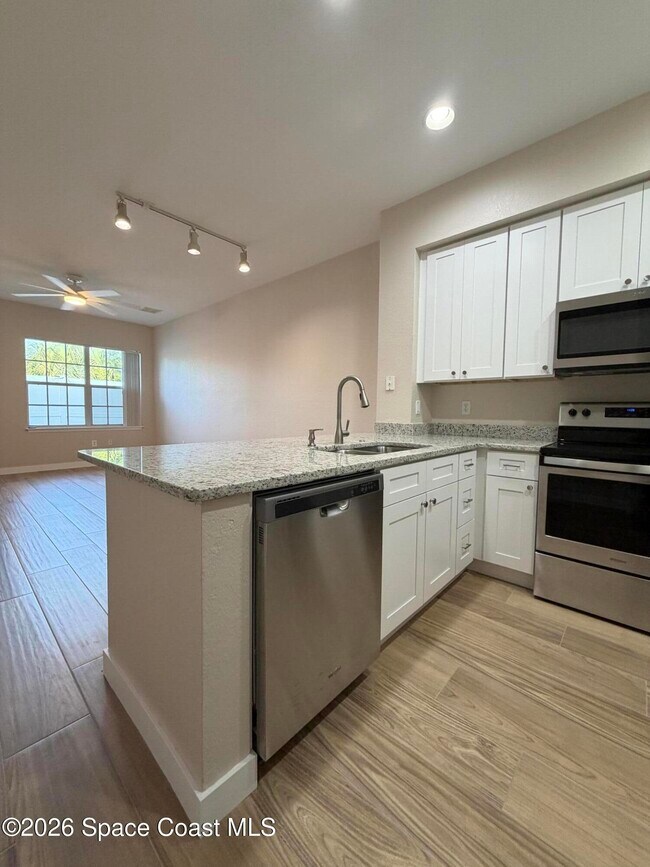 Building Photo - 105 Turpial Way