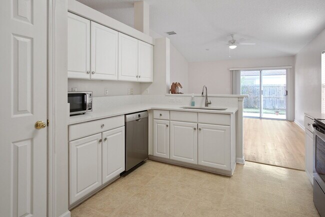 Building Photo - 1200 Woodchurch Ln