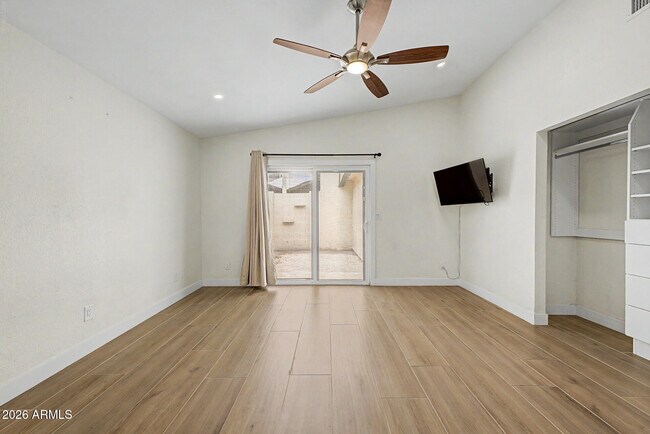 Building Photo - 8711 E Latham St