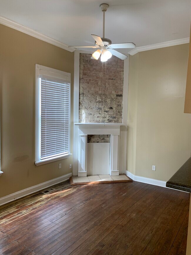 Building Photo - 211 E 33rd St