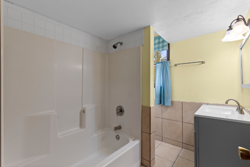 Building Photo - 120 Windermere Dr