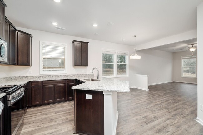 Building Photo - 618 Count Fleet Ct