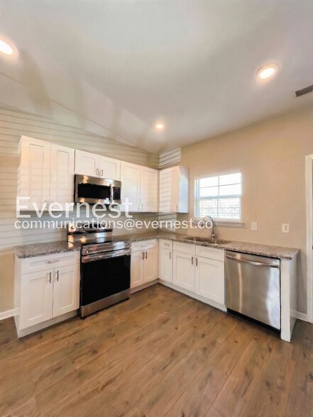 Building Photo - 227 Tara Ct