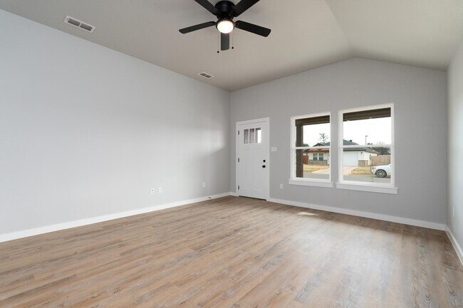 Building Photo - 171 Tombstone Rd