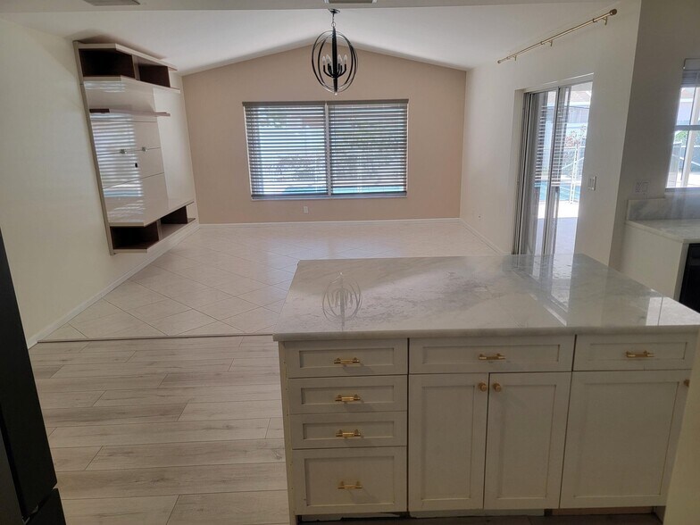 Building Photo - 9082 Cavatina Pl