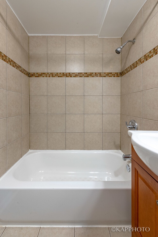 Building Photo - 3108 N St Louis Ave