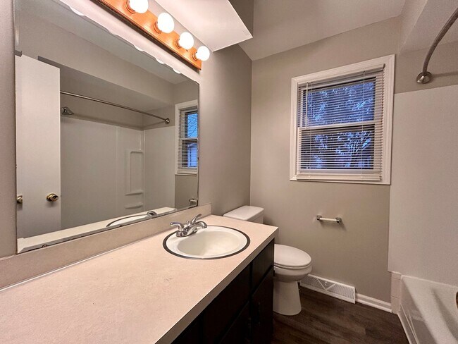 Building Photo - 20th Avenue 8062/8064