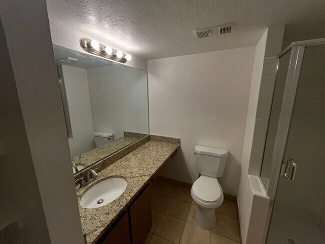 Building Photo - 14120 E Temple Dr