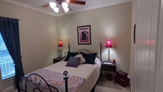 Building Photo - 3 Bedroom Home located in Magnolia Gardens...