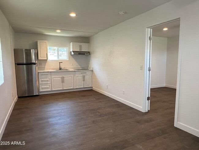 Building Photo - 1919 W Ashland Ave