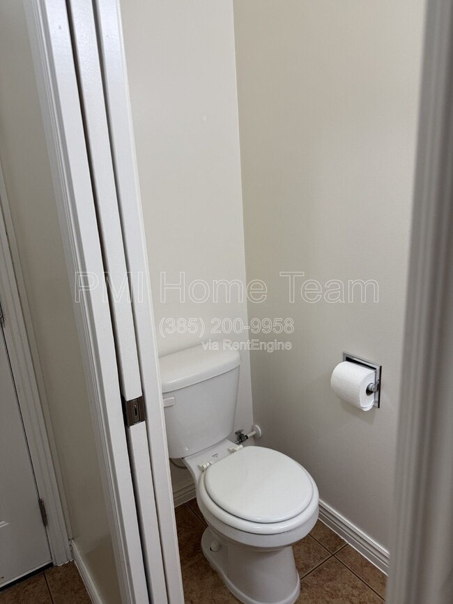 Building Photo - 652 W 800 N